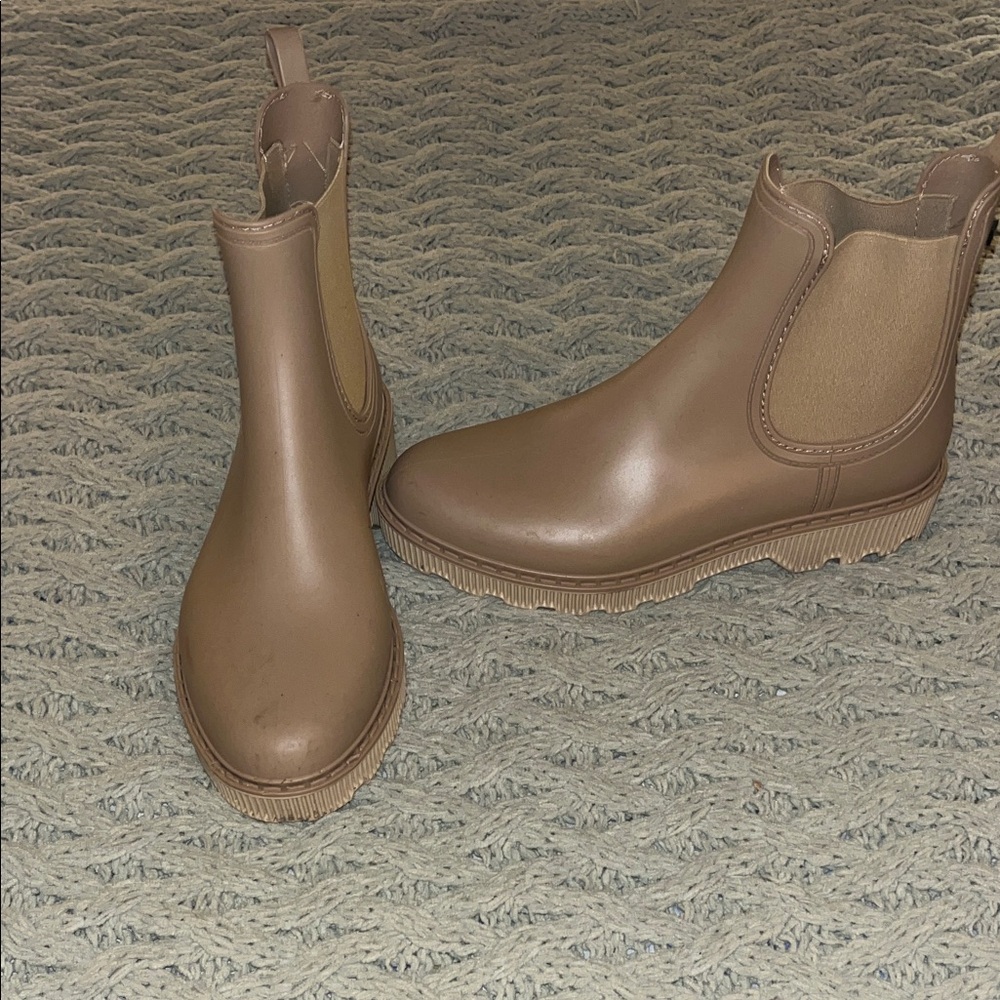 Stylish Tan Ankle Boots